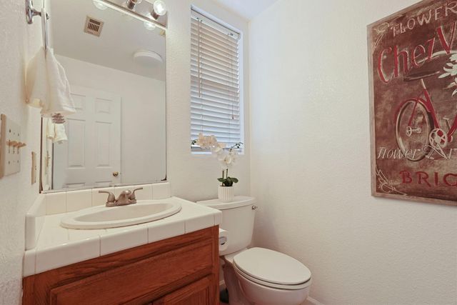 821 Ashboro Ln, Galt, CA 95632