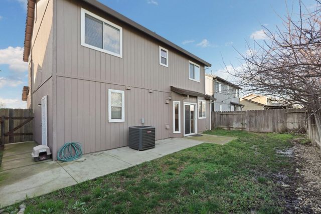821 Ashboro Ln, Galt, CA 95632
