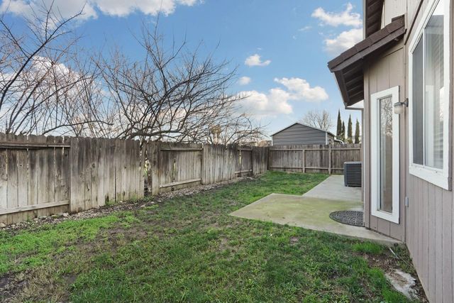 821 Ashboro Ln, Galt, CA 95632