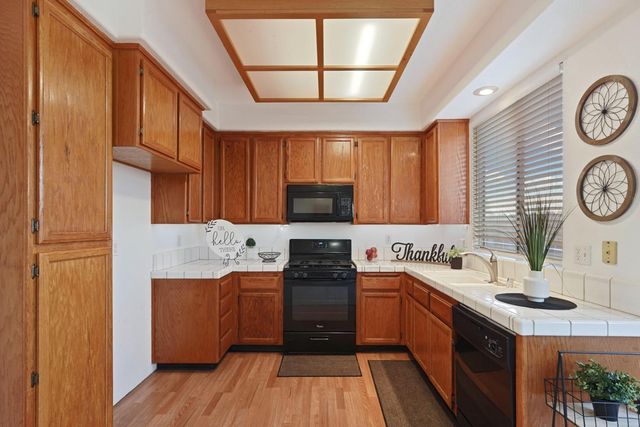 821 Ashboro Ln, Galt, CA 95632