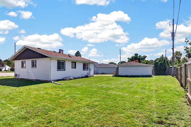 8536 18th AVENUE, Kenosha, WI 53143
