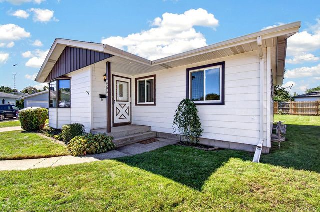 8536 18th AVENUE, Kenosha, WI 53143