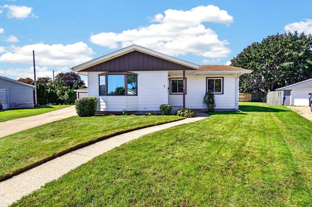 8536 18th AVENUE, Kenosha, WI 53143