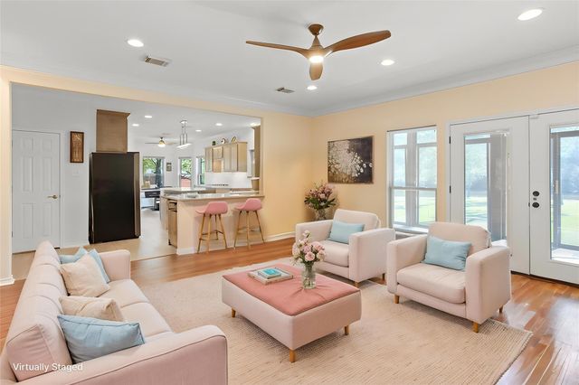 860 Fm-517 E, Dickinson, TX 77539