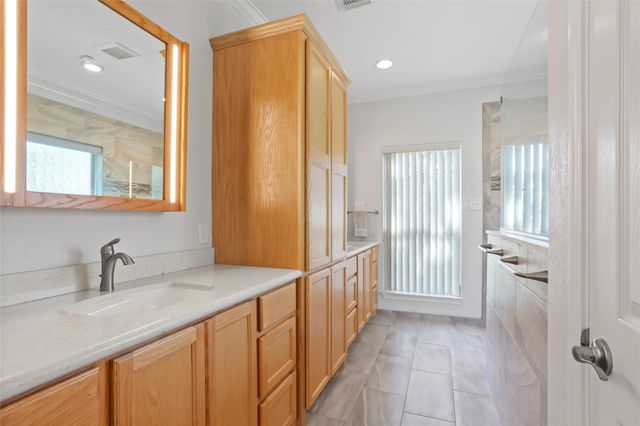 860 Fm-517 E, Dickinson, TX 77539