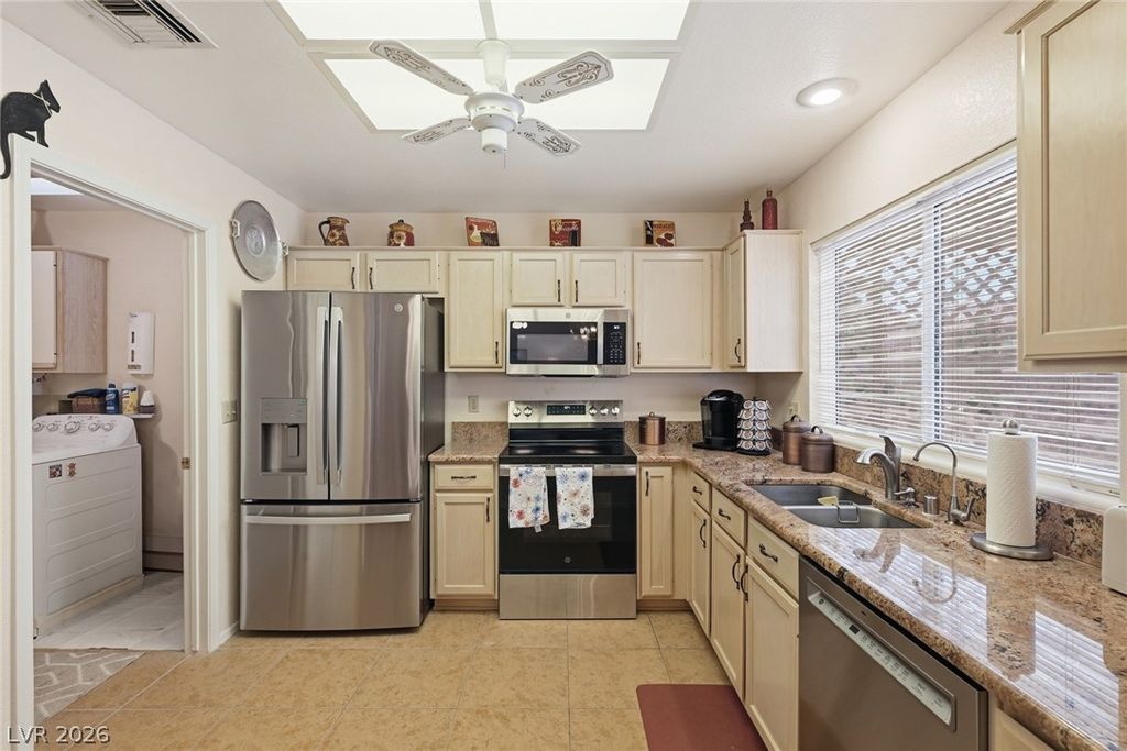 Image 10 of property listing at 2637 Saltbush Drive, Las Vegas, NV 89134