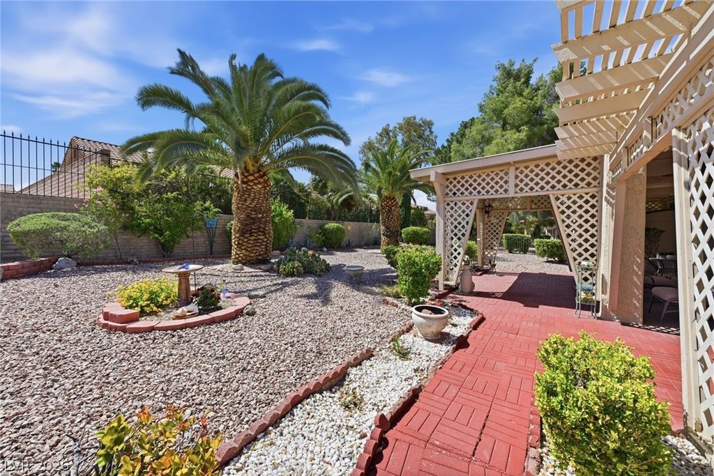 Image 36 of property listing at 2637 Saltbush Drive, Las Vegas, NV 89134