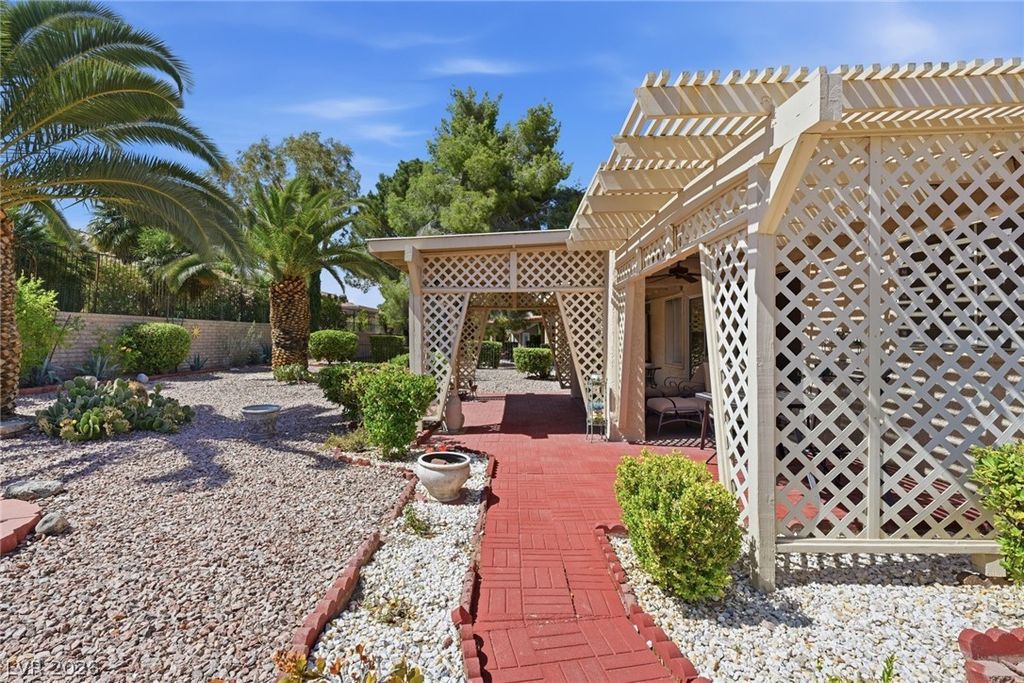 Image 37 of property listing at 2637 Saltbush Drive, Las Vegas, NV 89134