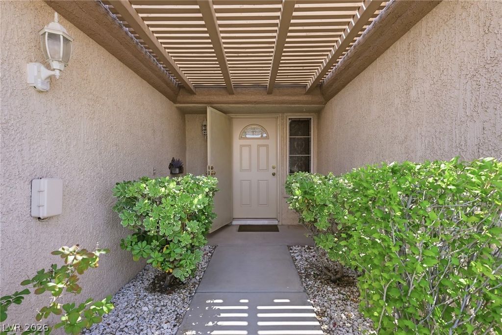 Image 7 of property listing at 2637 Saltbush Drive, Las Vegas, NV 89134