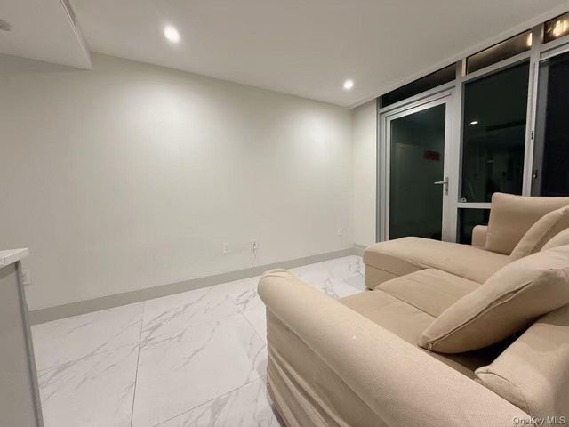 41-62 Bowne 3E, Flushing, NY 11355