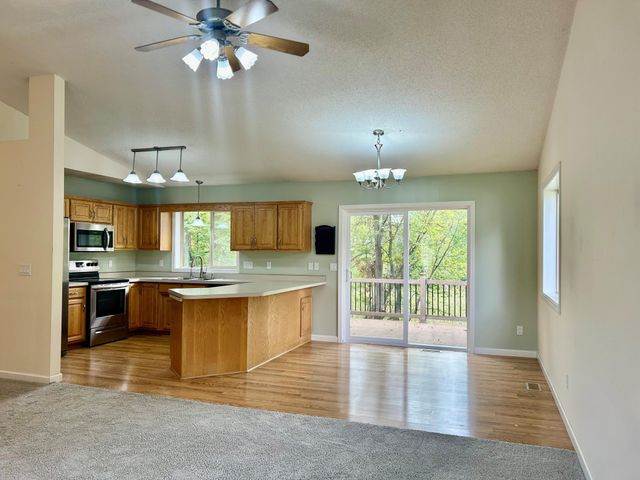 8819 Aspen Road, Saint Bonifacius, MN 55375