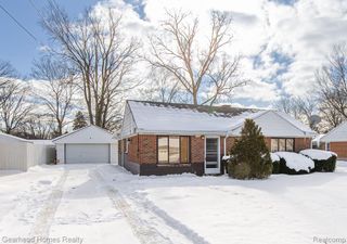 2340 Rollins Street, Grand Blanc Charter Township, MI 48439