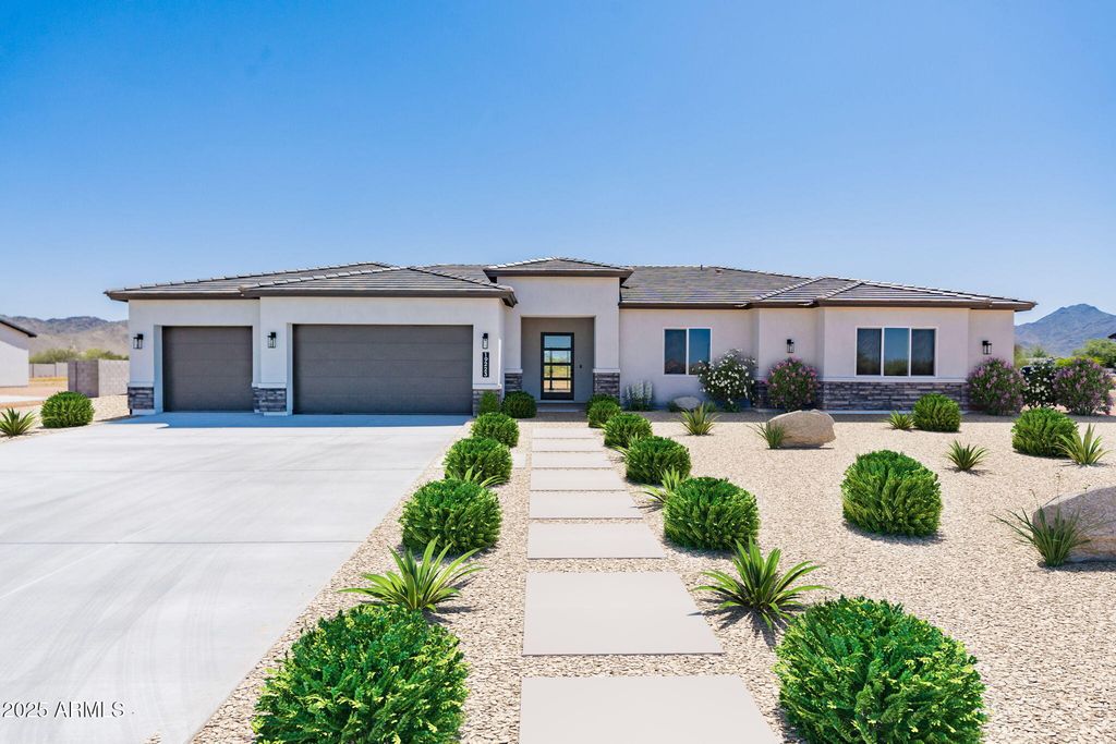 15333 W Pinnacle Vista Road, Surprise, AZ 85387