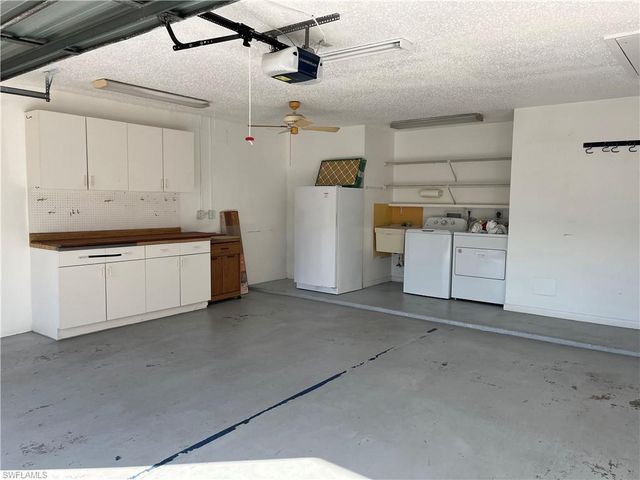 1335 Broadwater DR, Fort Myers, FL 33919