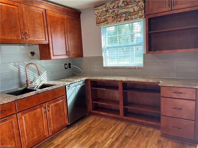 1335 Broadwater DR, Fort Myers, FL 33919