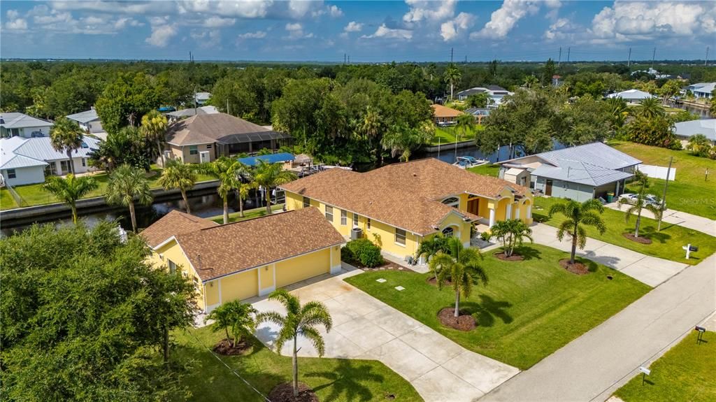 Image 4 of property listing at 28435 SILVER PALM DRIVE, Punta Gorda, FL 33982