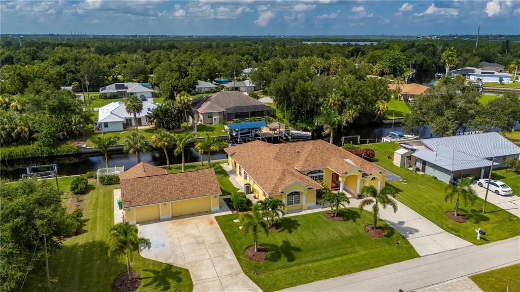 Image 70 of property listing at 28435 SILVER PALM DRIVE, Punta Gorda, FL 33982