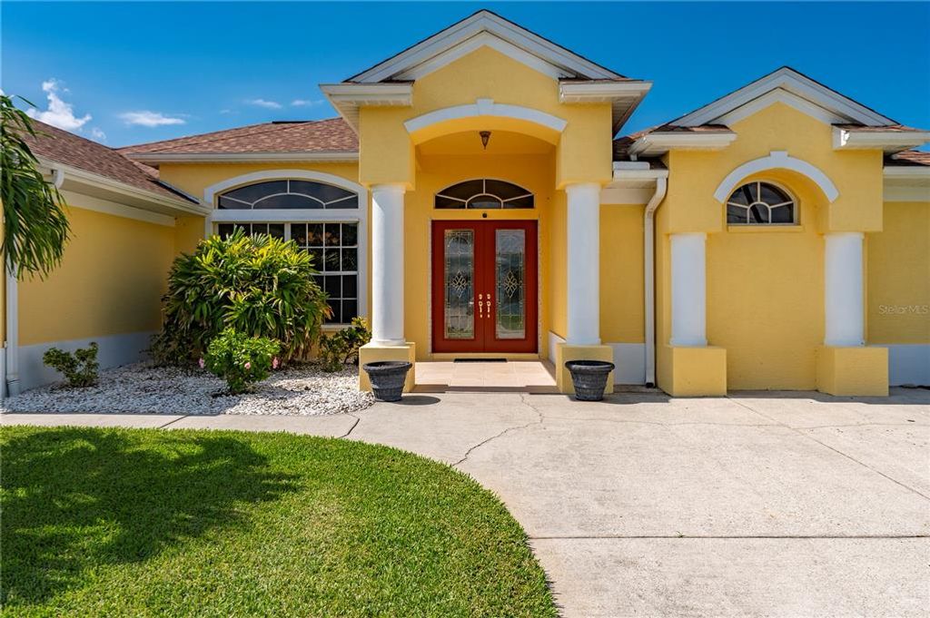 Image 9 of property listing at 28435 SILVER PALM DRIVE, Punta Gorda, FL 33982