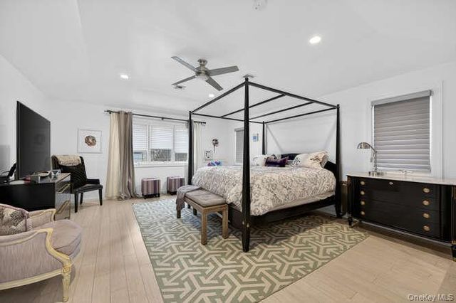 42 Highfield Lane, Roslyn Heights, NY 11577