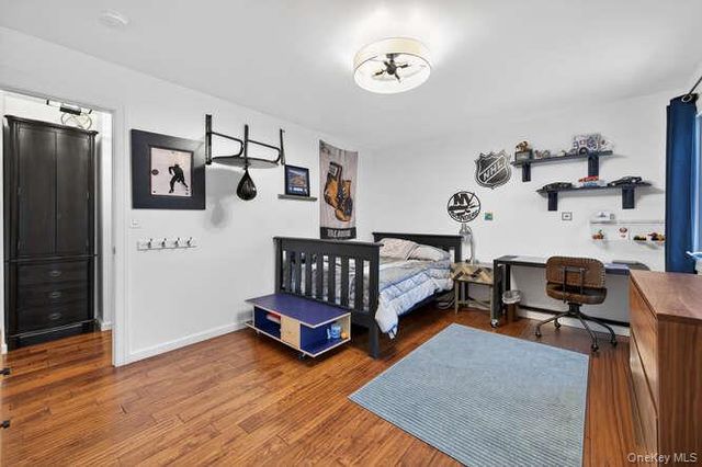 42 Highfield Lane, Roslyn Heights, NY 11577