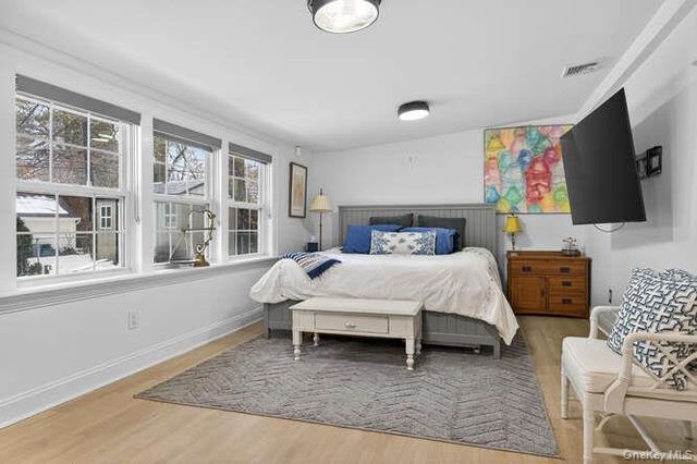 42 Highfield Lane, Roslyn Heights, NY 11577