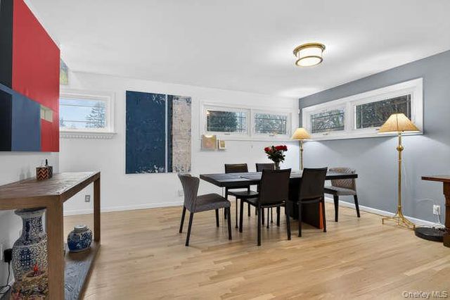 42 Highfield Lane, Roslyn Heights, NY 11577