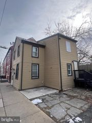 38 CONESTOGA ST, Lancaster, PA 17602