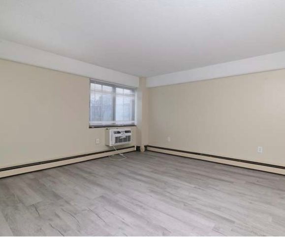 1025 Hancock St 2M, Quincy, MA 02169