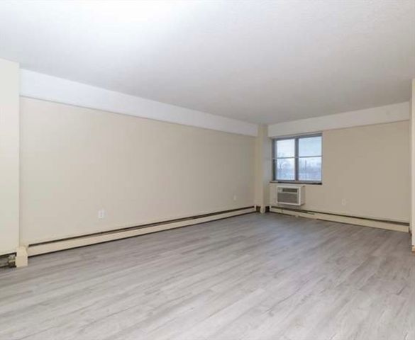 1025 Hancock St 2M, Quincy, MA 02169