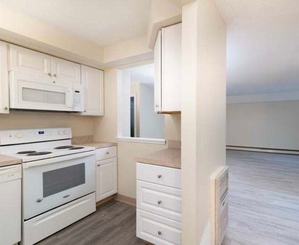 1025 Hancock St 2M, Quincy, MA 02169