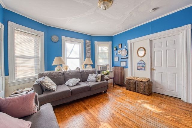 48 Simmons Ave, Brockton, MA 02301