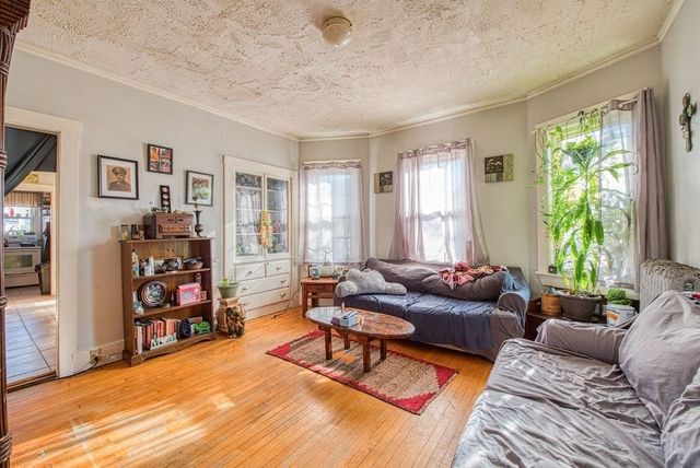 48 Simmons Ave, Brockton, MA 02301