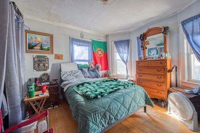 48 Simmons Ave, Brockton, MA 02301