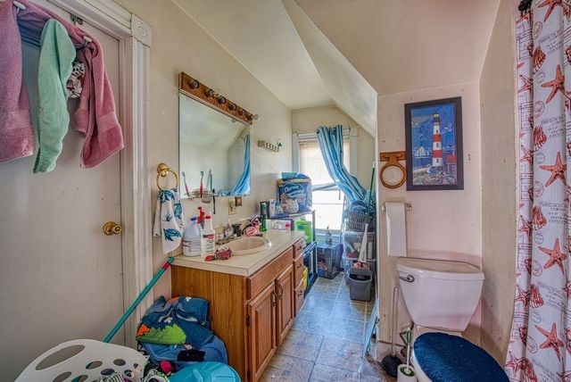 48 Simmons Ave, Brockton, MA 02301