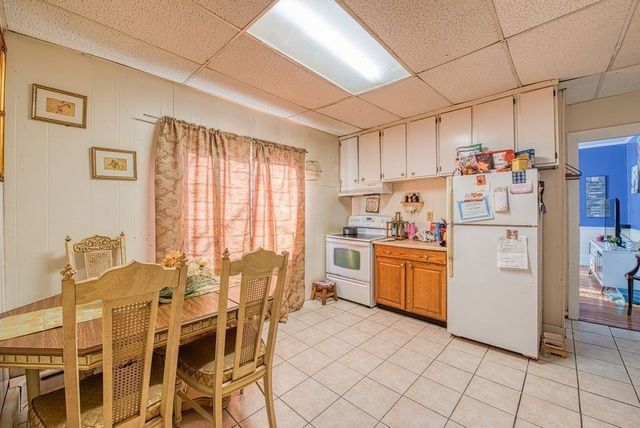 48 Simmons Ave, Brockton, MA 02301