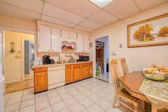 48 Simmons Ave, Brockton, MA 02301