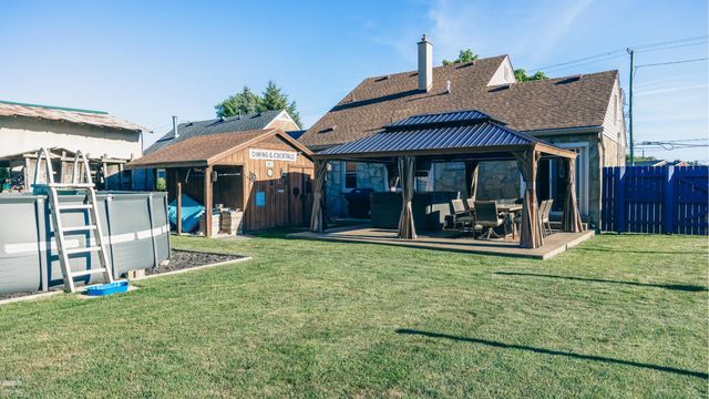 23121 Liberty Street, Saint Clair Shores, MI 48080