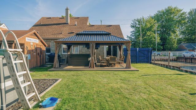 23121 Liberty Street, Saint Clair Shores, MI 48080