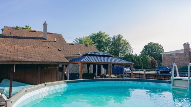 23121 Liberty Street, Saint Clair Shores, MI 48080