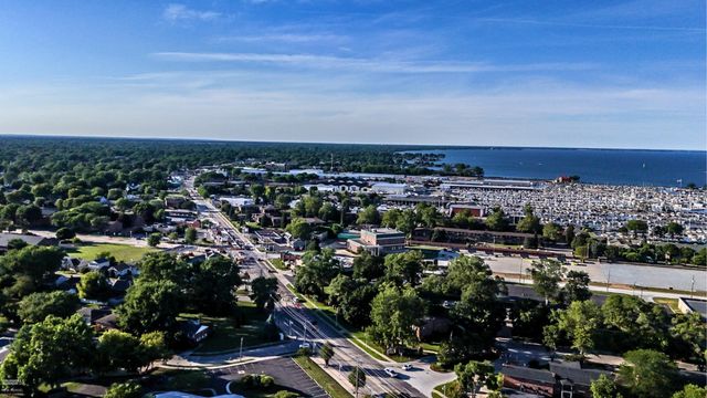 23121 Liberty Street, Saint Clair Shores, MI 48080