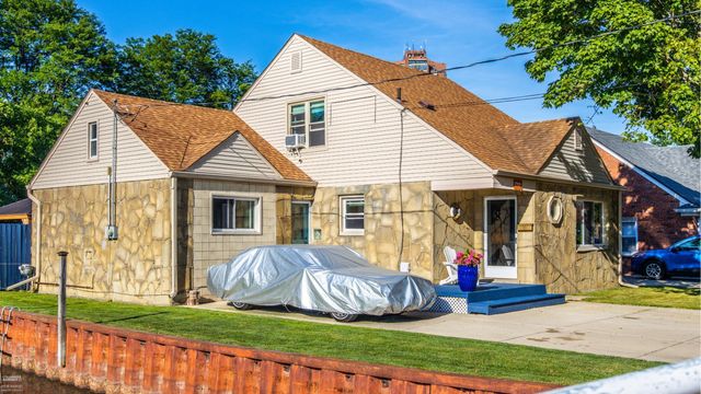 23121 Liberty Street, Saint Clair Shores, MI 48080