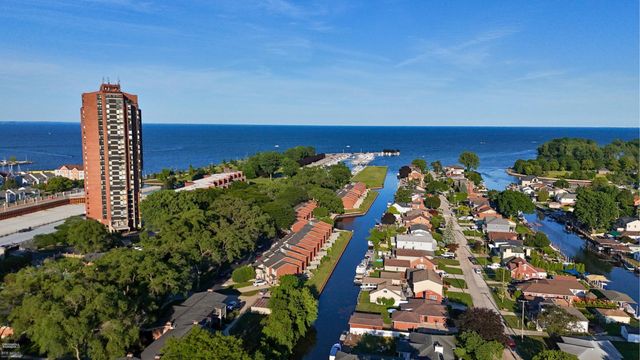 23121 Liberty Street, Saint Clair Shores, MI 48080