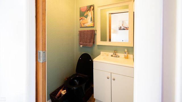 23121 Liberty Street, Saint Clair Shores, MI 48080