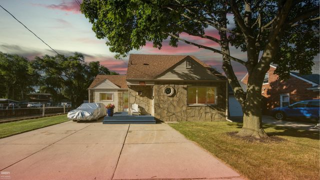 23121 Liberty Street, Saint Clair Shores, MI 48080