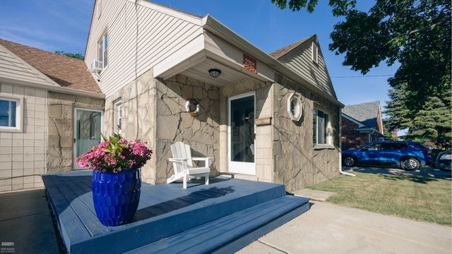 23121 Liberty Street, Saint Clair Shores, MI 48080
