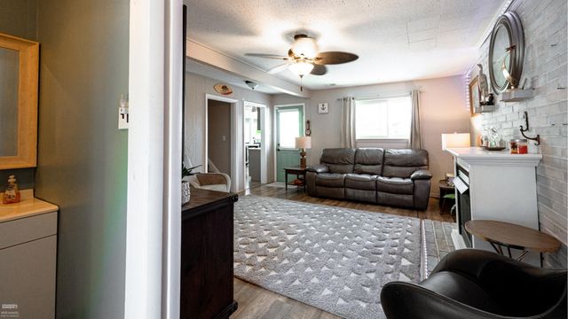 23121 Liberty Street, Saint Clair Shores, MI 48080