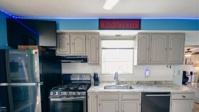 23121 Liberty Street, Saint Clair Shores, MI 48080