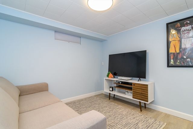 13 Cooper Rd, Natick, MA 01760