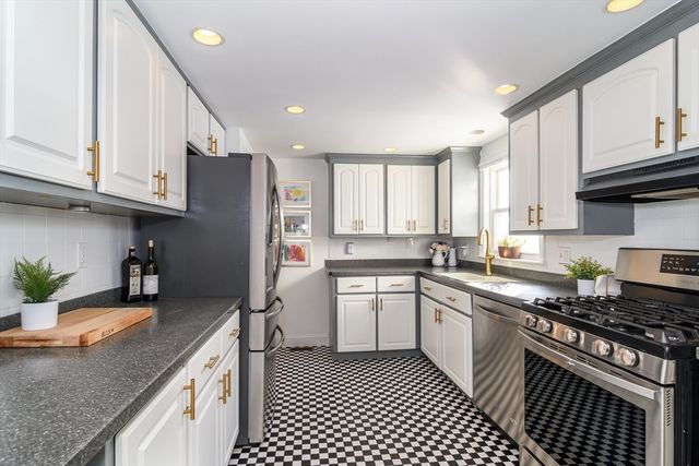 13 Cooper Rd, Natick, MA 01760