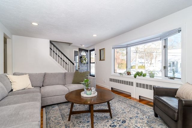 13 Cooper Rd, Natick, MA 01760